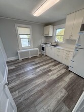 11 North St in Glen Cove, NY - Building Photo - Building Photo
