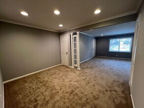 3057 Pharr Ct N Northwest in Atlanta, GA - Foto de edificio - Building Photo