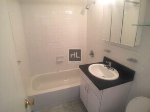 5 AVENUE, Unit 15G in New York, NY - Building Photo - Building Photo