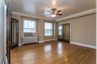 1BR, 1BA - 875 SF - Belmont Buckingham Apartamentos in Denver, Colorado