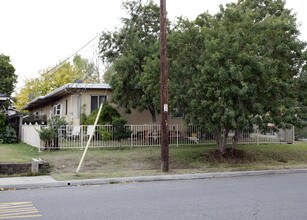 921-929 W 15th Ave in Escondido, CA - Building Photo - Building Photo