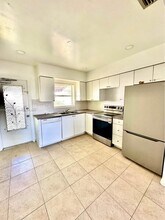 2610 Hayes St in Hollywood, FL - Building Photo - Building Photo
