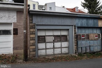 432 E Norwegian St in Pottsville, PA - Building Photo - Building Photo