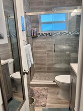 2131 NE 42nd Ct in Lighthouse Point, FL - Foto de edificio - Building Photo