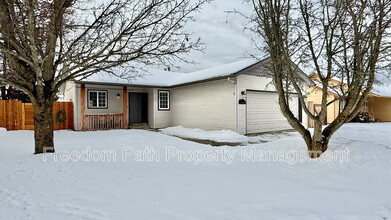 1382 Tanager Ave in Hayden, ID - Building Photo - Building Photo