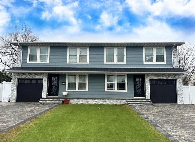 property at 821 N Jefferson Ave
