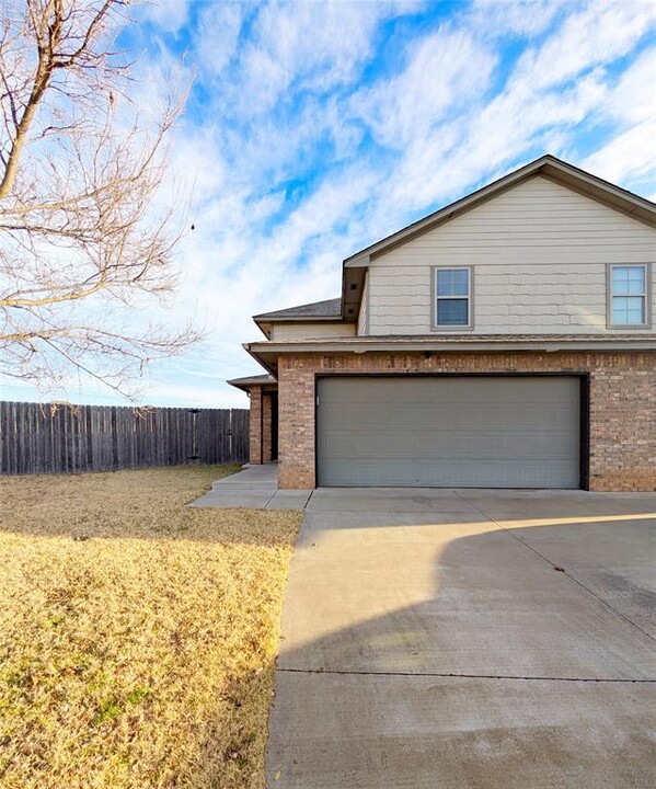 8803 SW 45th St in Oklahoma City, OK - Building Photo