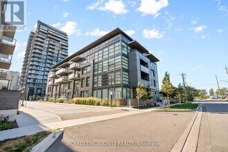 1604 Charles St in Whitby, ON - Building Photo - Building Photo