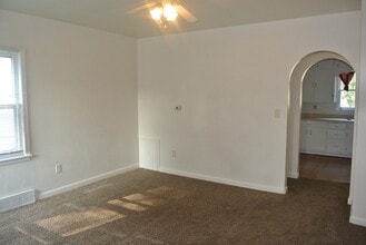 603 11th St NE in Minot, ND - Building Photo - Building Photo