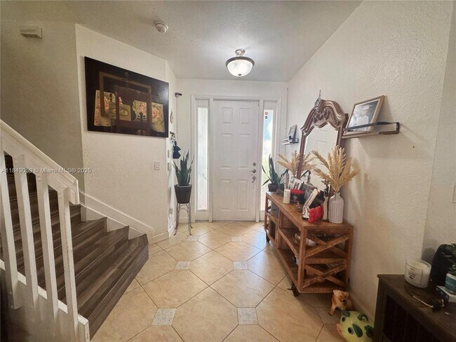 10828 NW 85th Terrace in Doral, FL - Building Photo - Building Photo