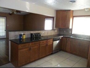 6609 Golf Crest Dr in Galveston, TX - Building Photo - Building Photo