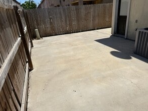 1403 W Fig Ave, Unit 2 in Pharr, TX - Building Photo - Building Photo