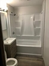 106 Madison St in Chicopee, MA - Building Photo - Building Photo