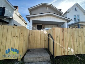 Recently Updated Single-Family Home in Fra in Columbus, OH - Building Photo