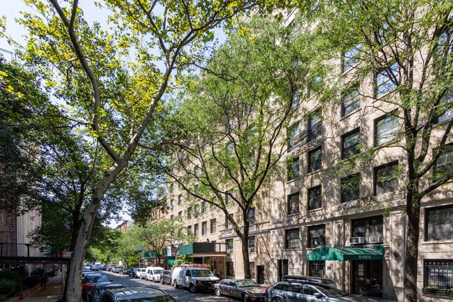 41 W 82nd St in New York, NY - Foto de edificio - Building Photo