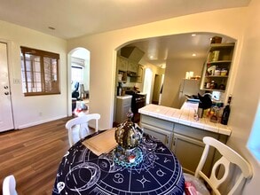 1653 1/2 Maltman Ave, Unit 12 in Los Angeles, CA - Foto de edificio - Building Photo