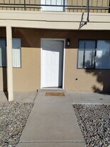 928 Chelwood Park Blvd NE, Unit D in Albuquerque, NM - Building Photo