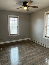 652 Adams Ave, Unit Apartment 2 in Huntington, WV - Building Photo - Building Photo