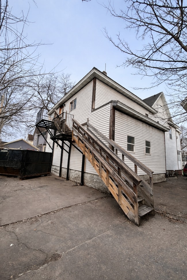 317 Earl St in Eau Claire, WI - Building Photo - Building Photo