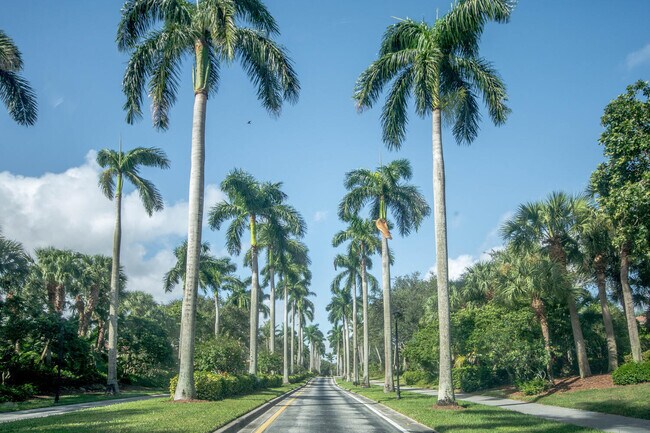 5353 Grand Banks Blvd in Greenacres, FL - Building Photo - Building Photo