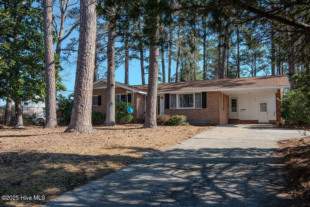 107 Country Club Dr in Jacksonville, NC - Building Photo