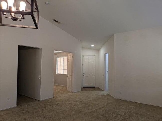 14300 Maryknoll Ct in Moreno Valley, CA - Building Photo - Building Photo