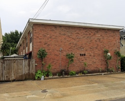 629 Papworth Ave in Metairie, LA - Building Photo
