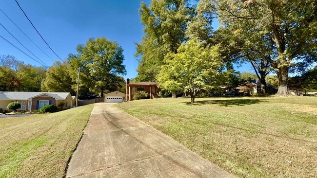 2563 Hacks Cross Rd in Memphis, TN - Building Photo - Building Photo