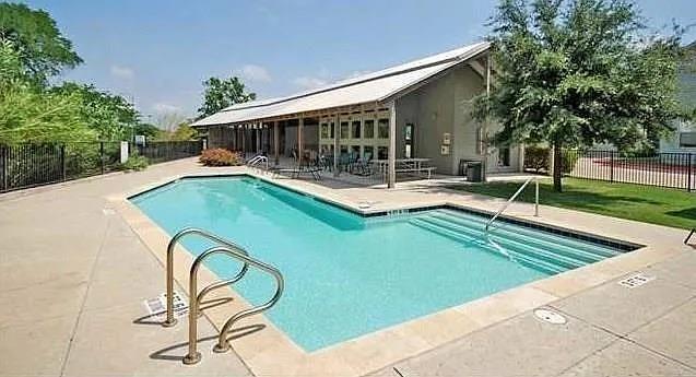 1201 Grove Blvd in Austin, TX - Foto de edificio