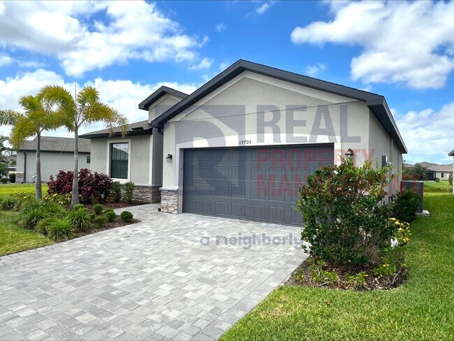 19705 Fishhawk Trl in Venice, FL - Building Photo - Building Photo