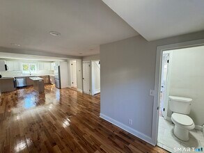 137 Middletown Ave in North Haven, CT - Building Photo - Building Photo