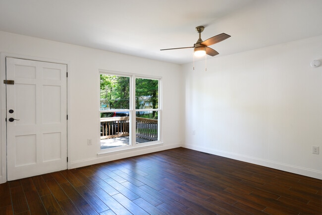 property at 6 Dogwood Ct