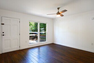 6 Dogwood Ct in Asheville, NC - Building Photo - Building Photo