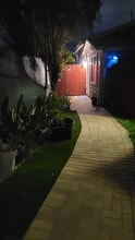 7415 Beckford Ave, Unit ADU UNIT B in Reseda, CA - Foto de edificio - Building Photo