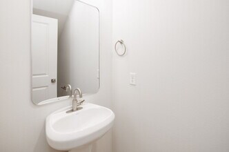 2111 Crest St in College Station, TX - Building Photo - Building Photo