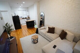 6 Cleveland Pl in Boston, MA - Building Photo - Building Photo