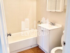 16 Webster Ave, Unit 3 in Somerville, MA - Building Photo - Building Photo