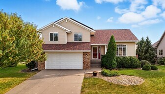 235 Lockmoor Ave in North Liberty, IA - Building Photo