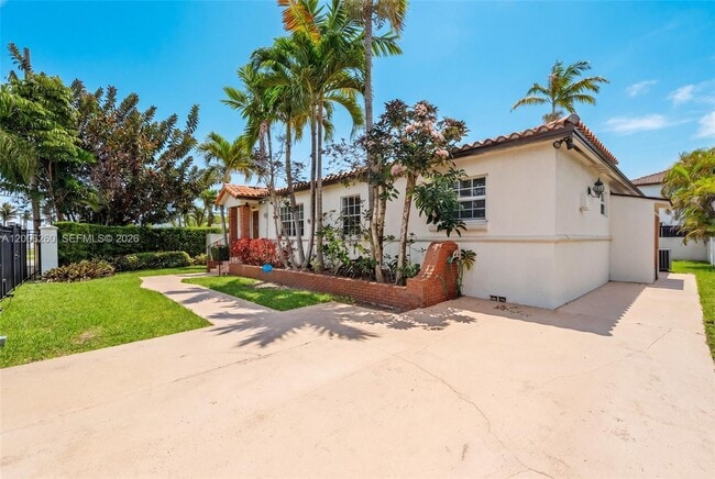 9000 SW 40th Terrace in Miami, FL - Building Photo - Building Photo