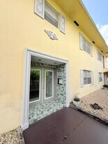 1020 N 18th Ct in Hollywood, FL - Building Photo