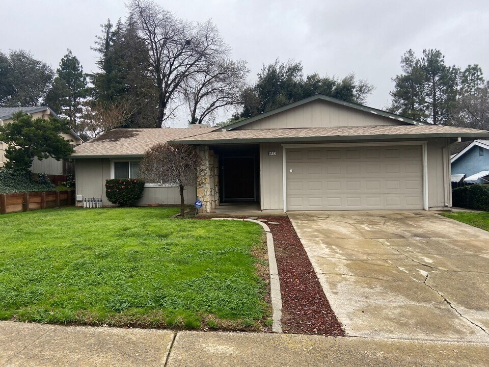 6413 Bay Hill Way in Orangevale, CA - Building Photo