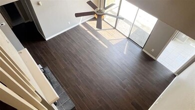3224 Plumstead Dr in Dallas, TX - Foto de edificio - Building Photo