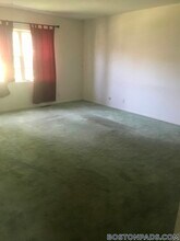 186 Lake Shore Rd in Boston, MA - Building Photo - Building Photo