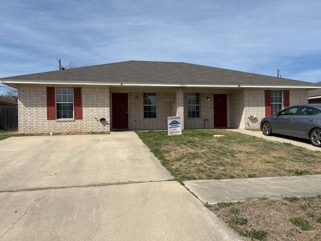 property at 1805 Windward Dr