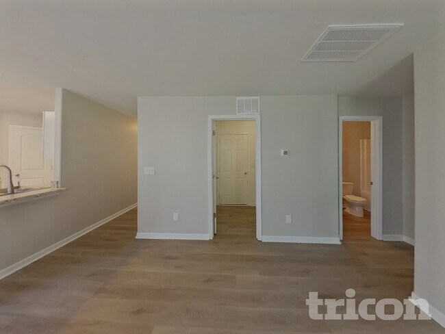 631 Buckskin Rd in Oakboro, NC - Foto de edificio - Building Photo