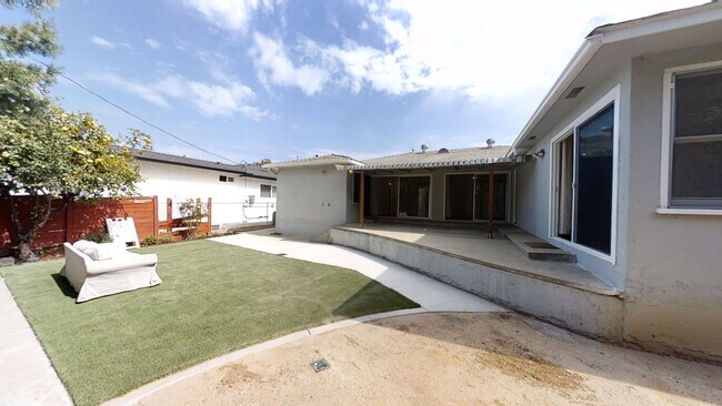6244 Mary Ln Dr in San Diego, CA - Building Photo - Building Photo