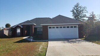 129 Harrison Pl in Panama City, FL - Building Photo