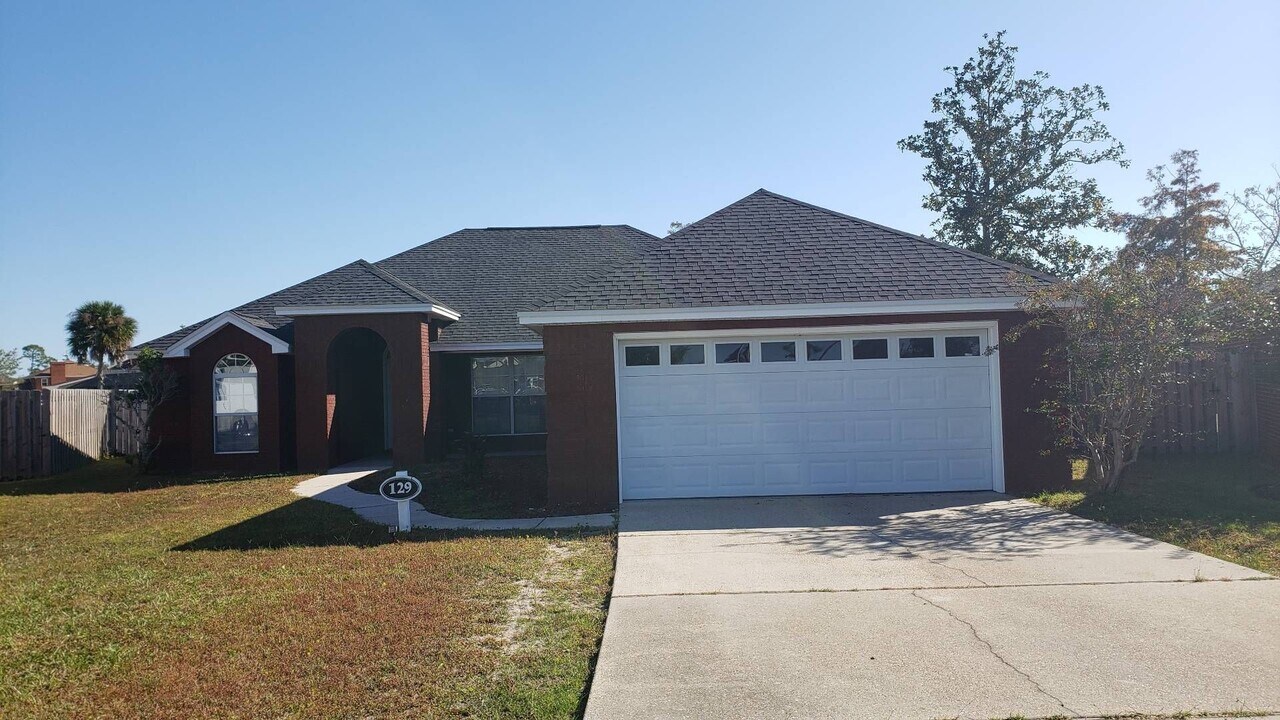 129 Harrison Pl in Panama City, FL - Building Photo