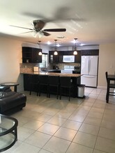 1473 NE 48th St in Pompano Beach, FL - Foto de edificio - Building Photo