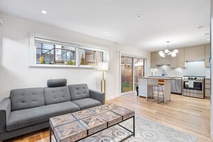 2764 W 10th Ave in Vancouver, BC - Building Photo